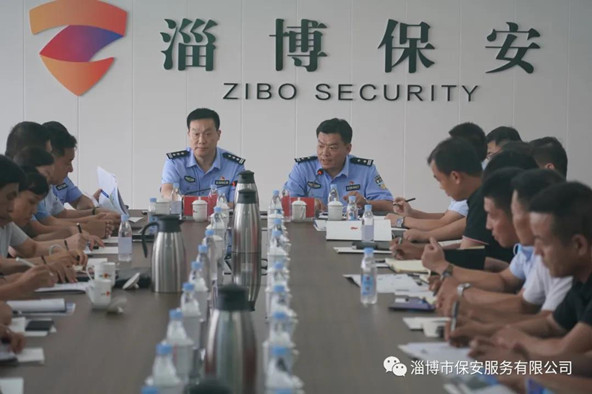 治安支隊(duì)三大隊(duì)大隊(duì)長李春江講話.jpg 治安支隊(duì)三大隊(duì)大隊(duì)長李春江講話.jpg